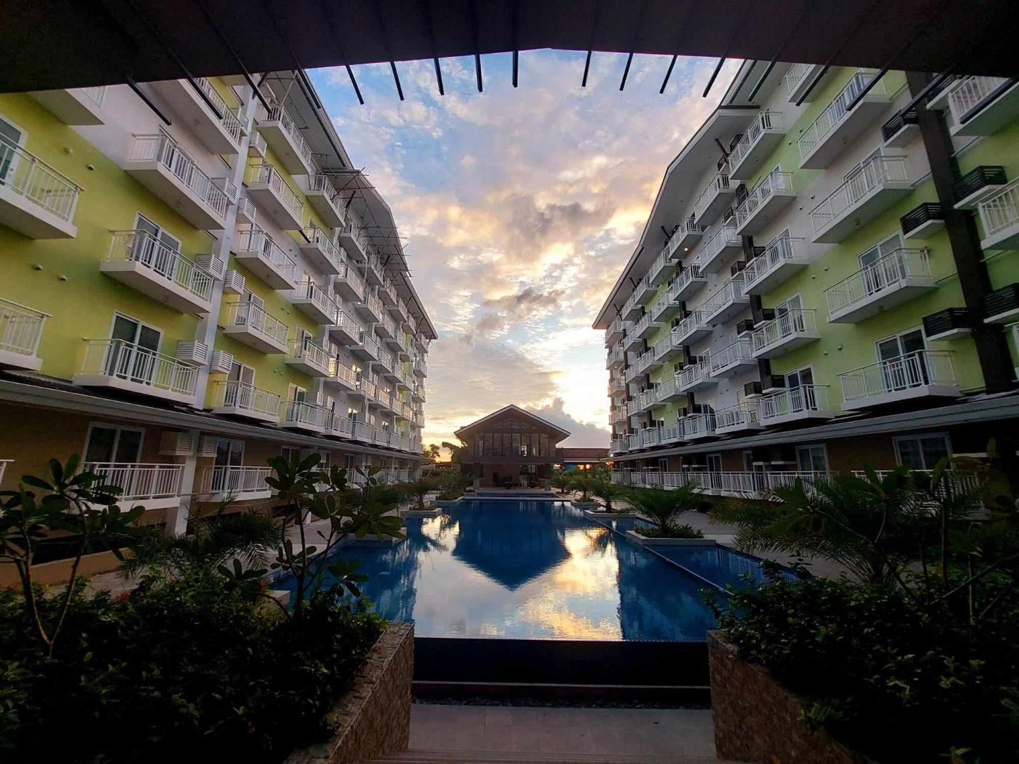 Ania Rooms@Amani Grand Residences Near Airport Isla de Mactán Exterior foto