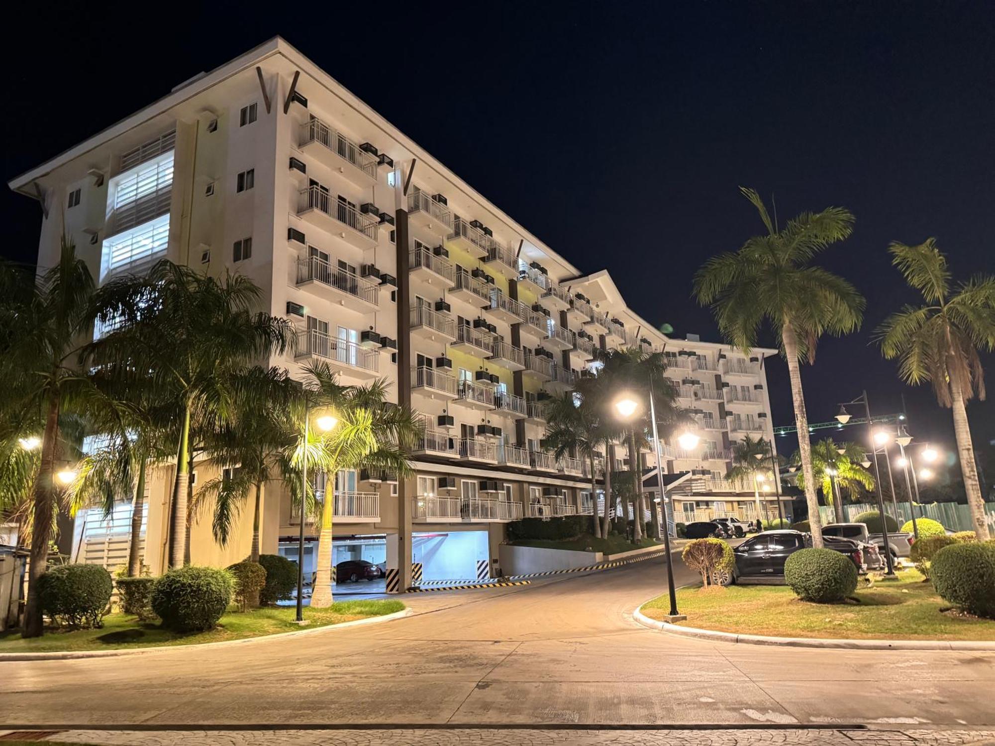 Ania Rooms@Amani Grand Residences Near Airport Isla de Mactán Exterior foto