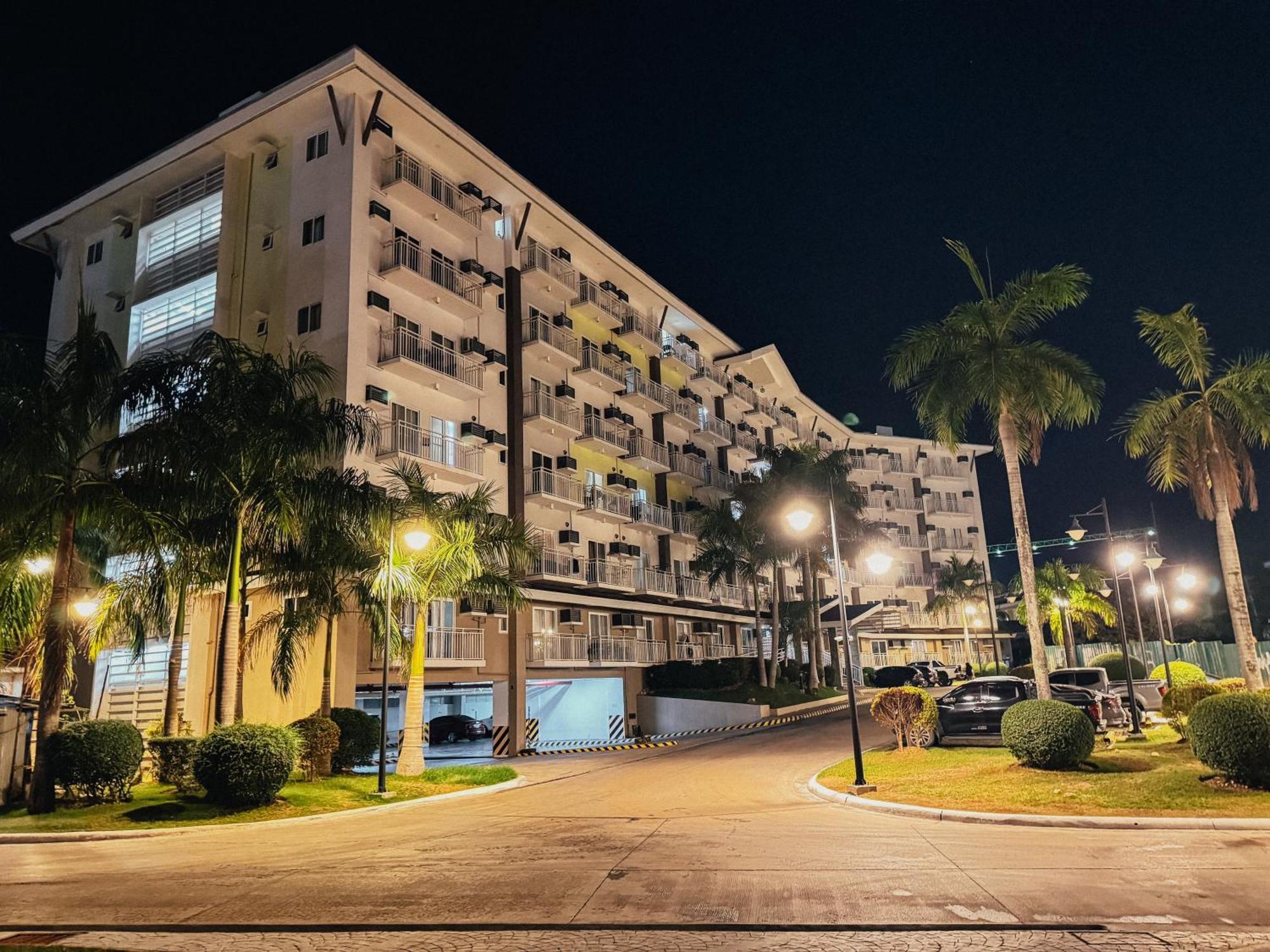 Ania Rooms@Amani Grand Residences Near Airport Isla de Mactán Exterior foto
